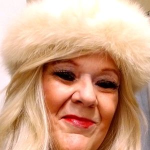 White thick fox velcro cap